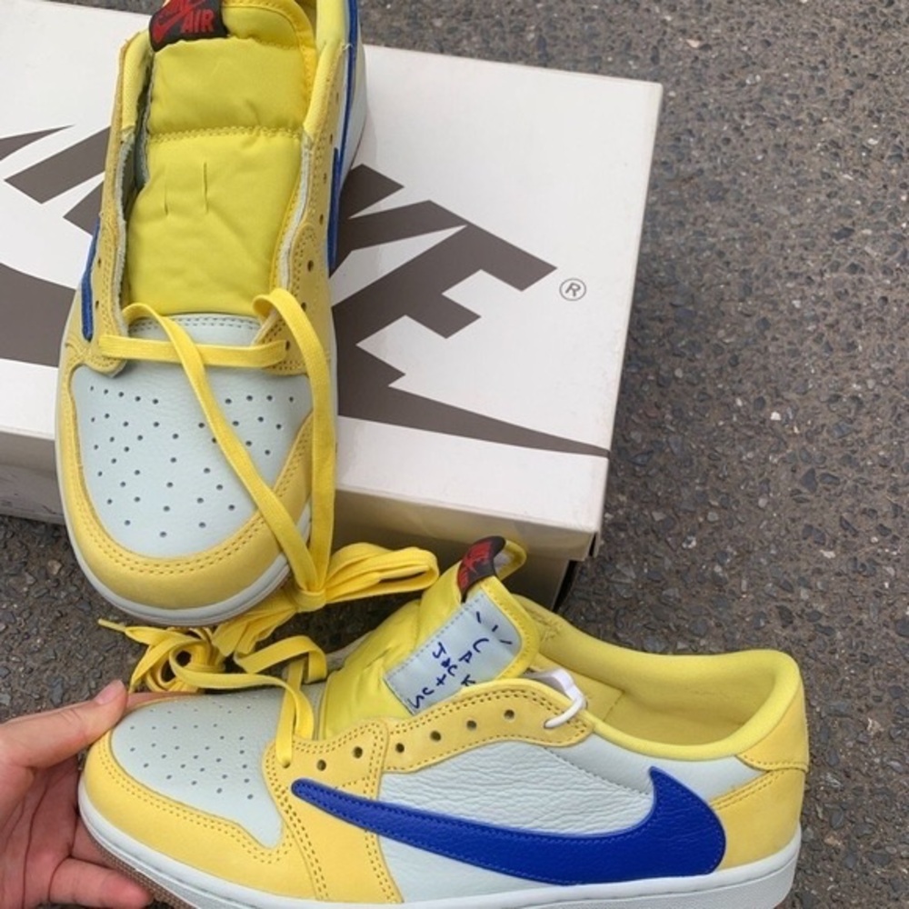 Nike Jordan 1 Retro Low OG x Travis Scott Canary - Picture 5 of 5